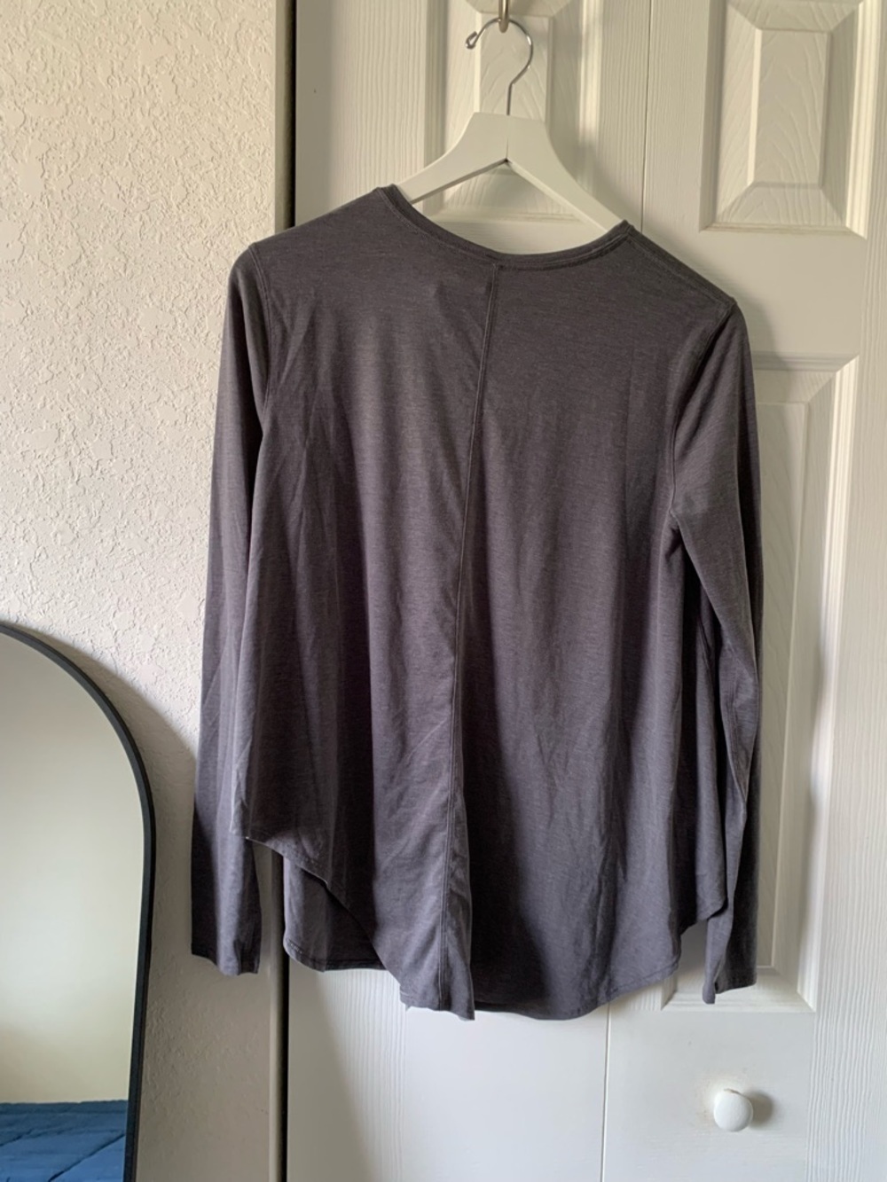 lululemon athletica Lifted Balance  Long Sleeve Asymmetric Top Size 4 - Picture 3 of 6